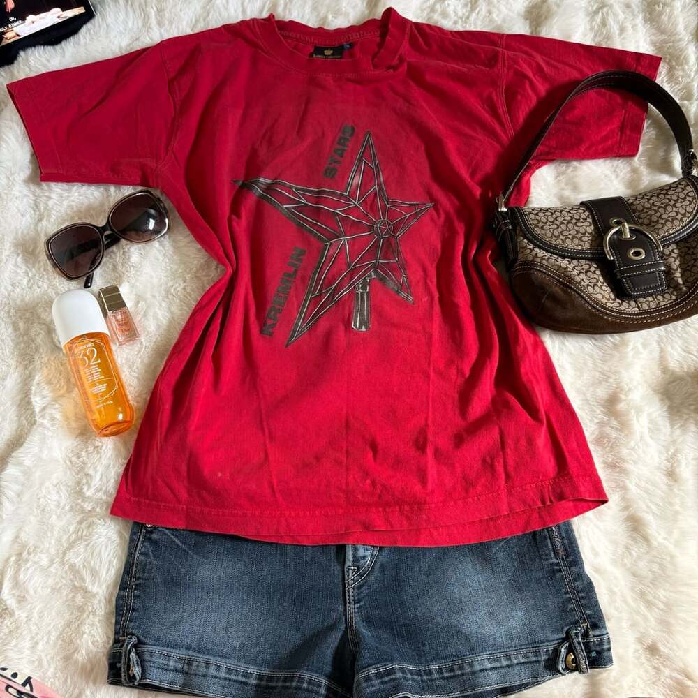 Kremlin Collection Star Graphic T-Shirt Size S Red